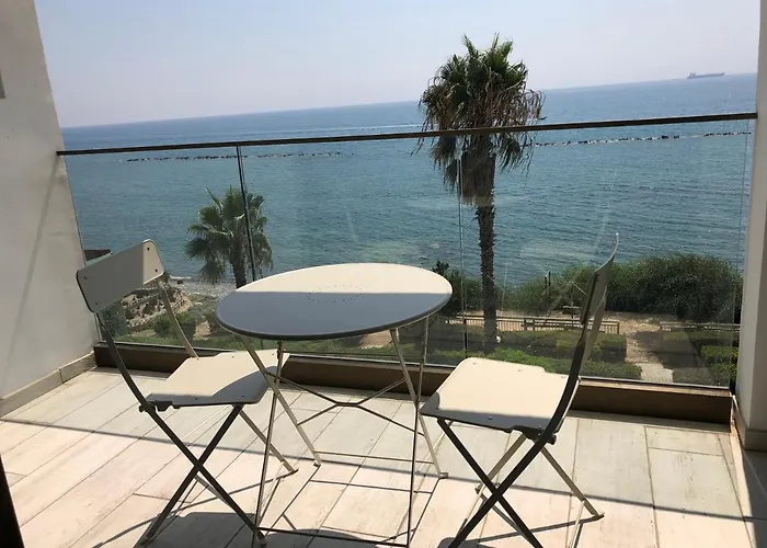 Blue Escape Λάρνακα